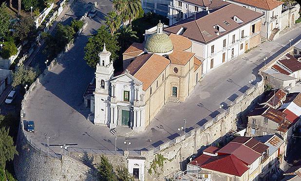 Chiesa della Ss. Trinità - Church of the Holy Trinity Chiesa della Ss. Trinità - Church of the Holy Trinity