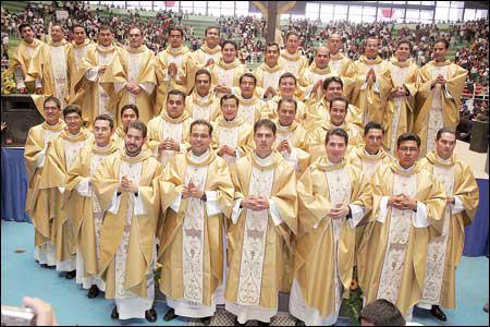 ORACIÓN PARA PEDIR POR NUESTROS SACERDOTES