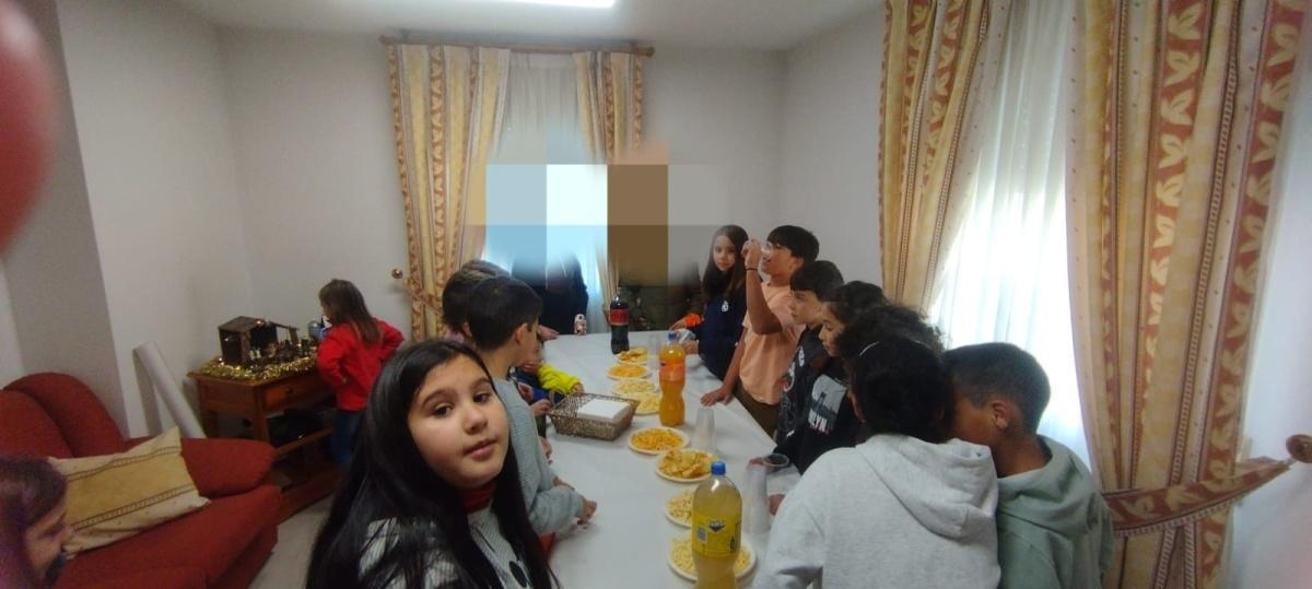 LOS ALUMNOS DEL COLEGIO VISITAN A NUESTROS MAYORES