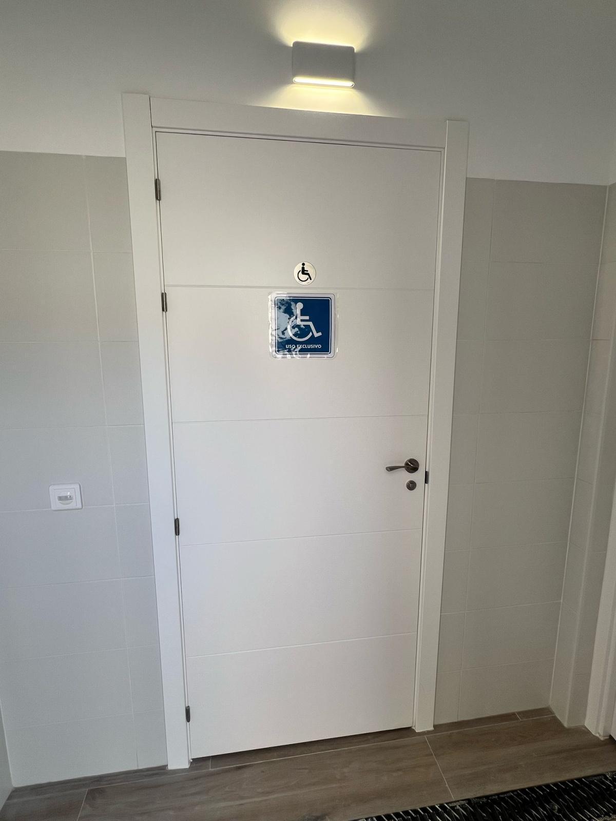 NUEVOS BAÑOS PÚBLICOS EN FUNCIONAMIENTO
