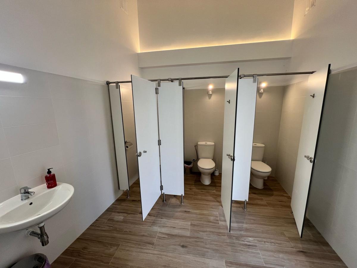 NUEVOS BAÑOS PÚBLICOS EN FUNCIONAMIENTO