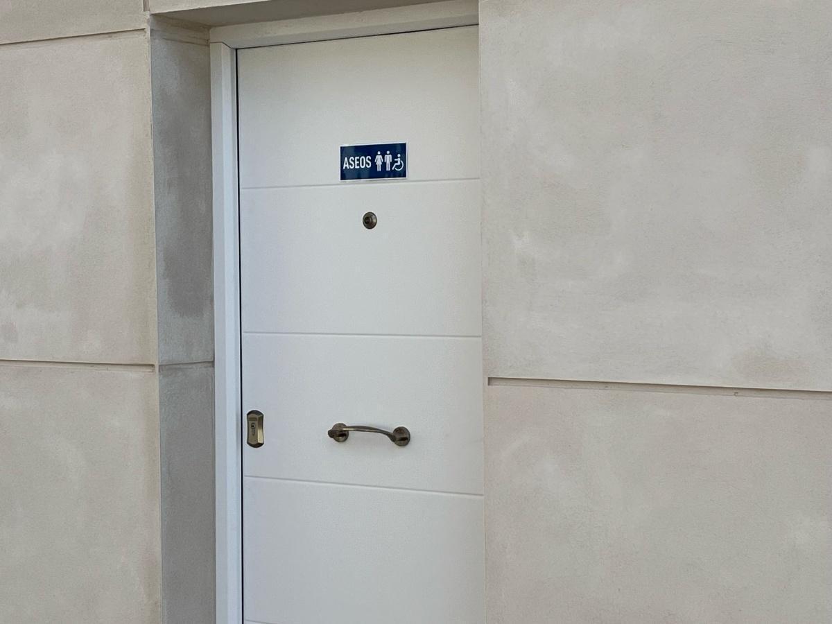 NUEVOS BAÑOS PÚBLICOS EN FUNCIONAMIENTO