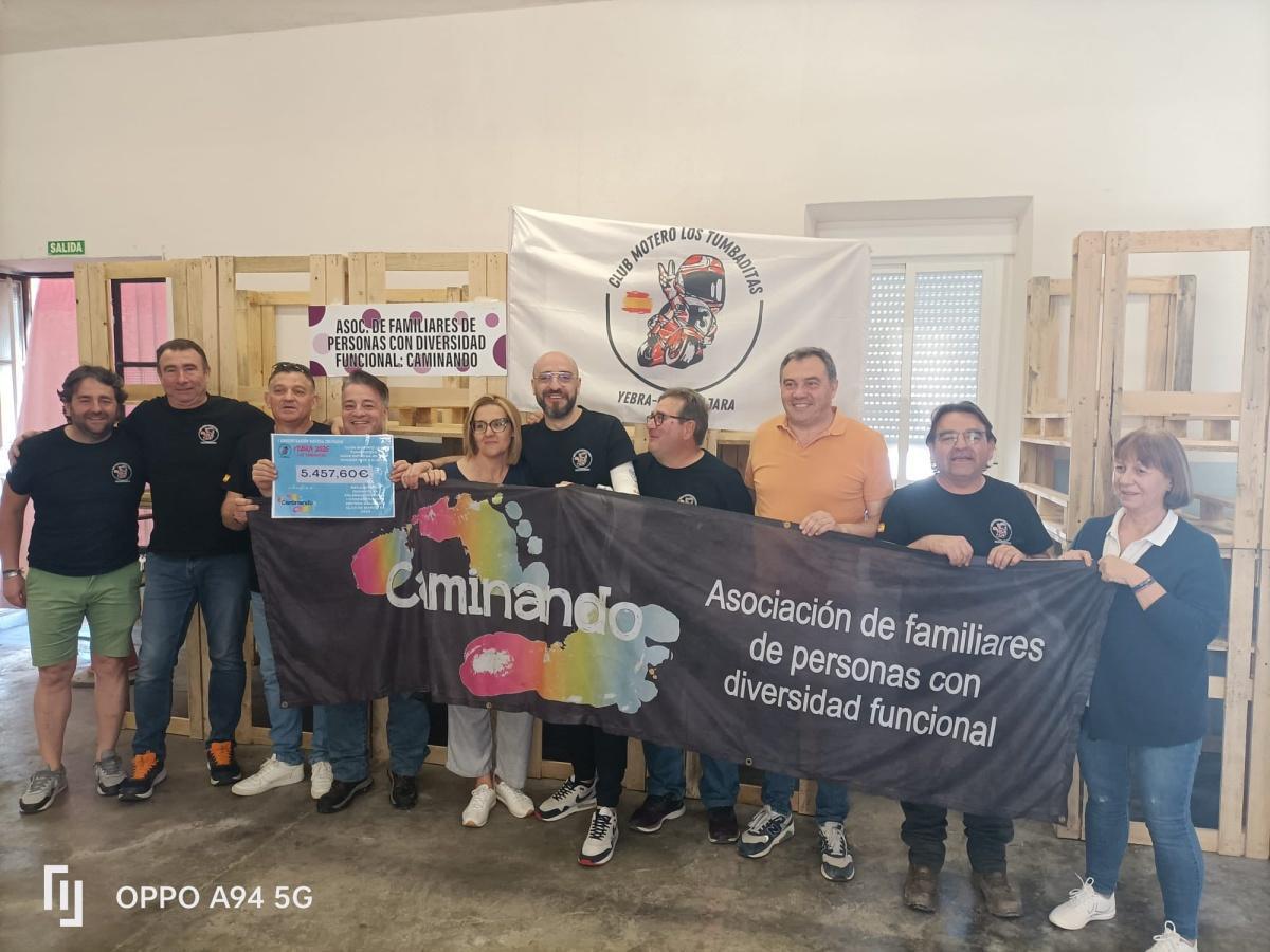 EL CLUB MOTERO "LOS TUMBADITAS" ENTREGA EL CHEQUE CON LOS BENEFICIOS DE LA I RUTA MOTERA