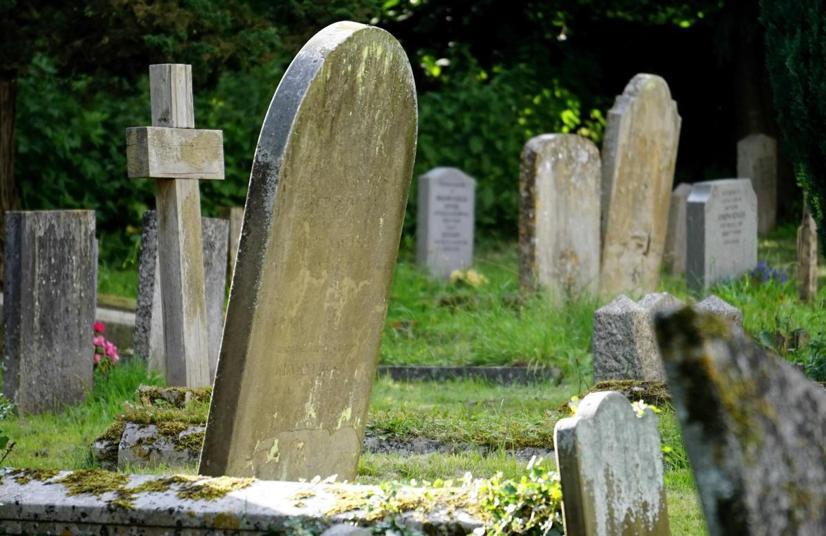 Visite du cimetière de La salle