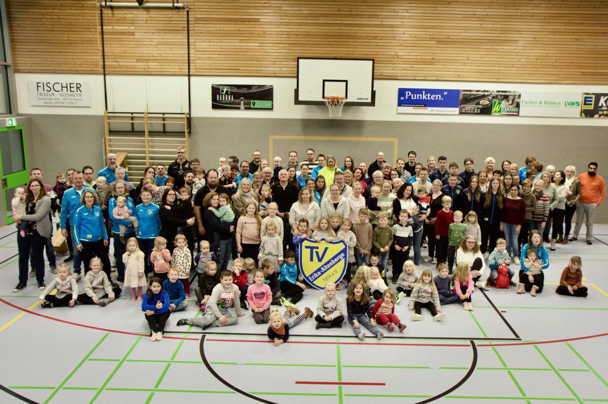 Der Turnverein wird fünfzig. Der Turnverein wird fünfzig.