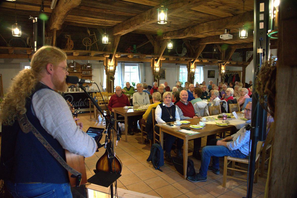 Seniorenvereinigung: Plattfolk in Versen mit "Bruni" Seniorenvereinigung: Plattfolk in Versen mit "Bruni"