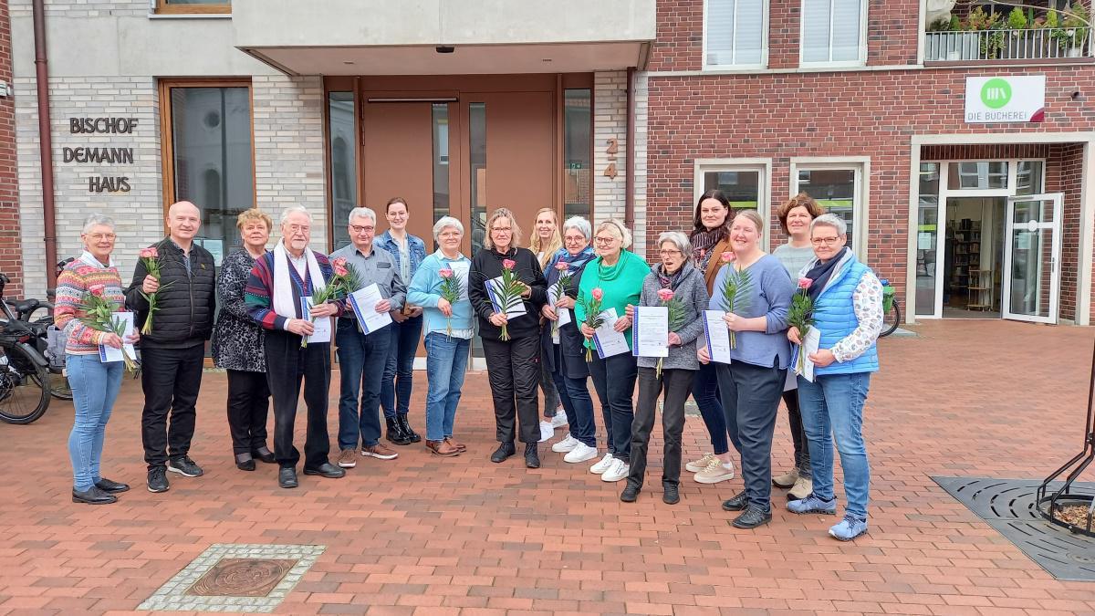 Mit Herz und Hingabe: Neue Hospizbegleiter meistern Befähigungskurs mit Bravour Mit Herz und Hingabe: Neue Hospizbegleiter meistern Befähigungskurs mit Bravour