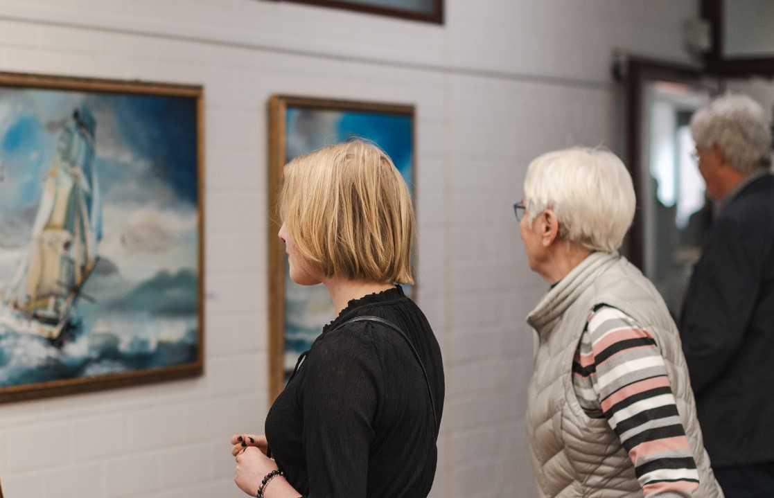 Meisterinnen am Pinsel: Malerische Meisterwerke im Harener Rathaus enthüllt Meisterinnen am Pinsel: Malerische Meisterwerke im Harener Rathaus enthüllt