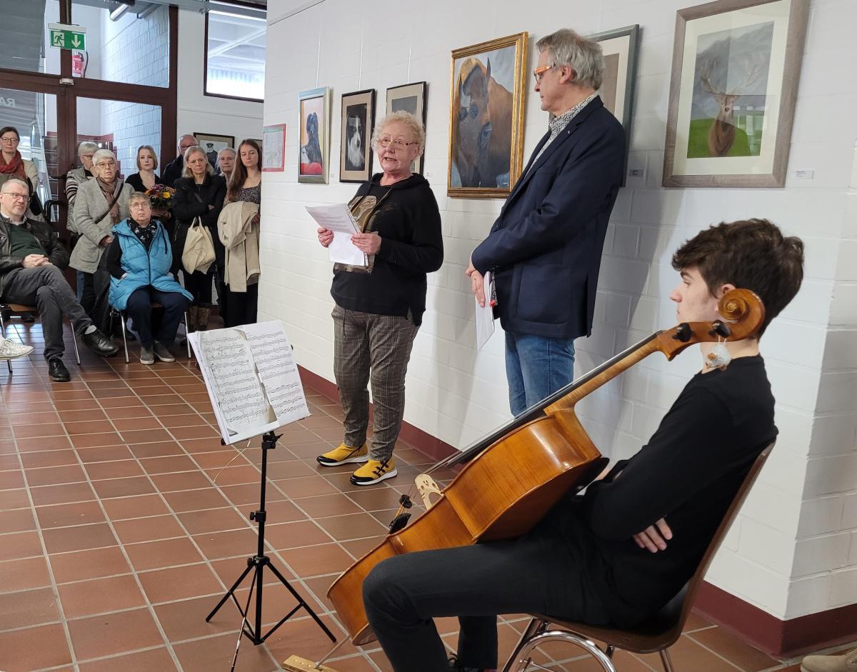 Meisterinnen am Pinsel: Malerische Meisterwerke im Harener Rathaus enthüllt