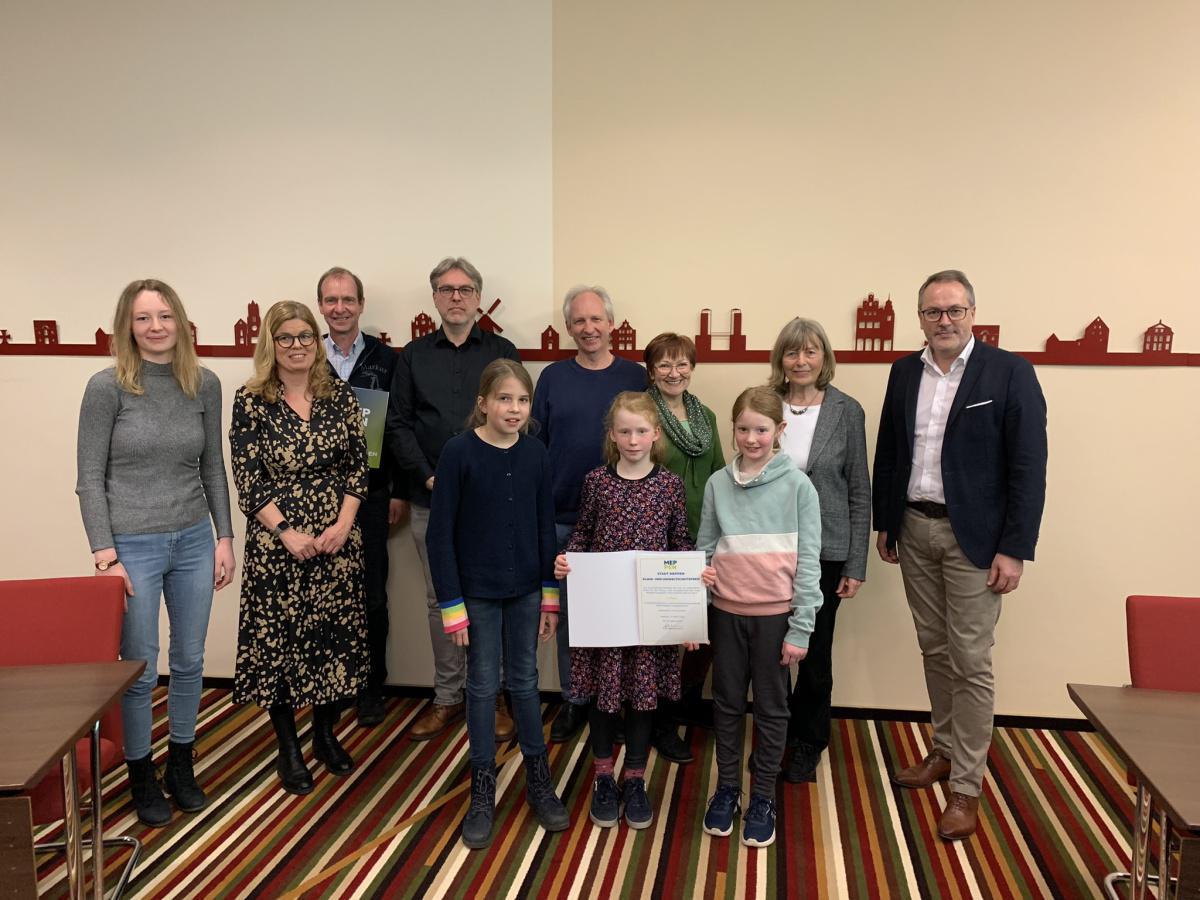 Grundschule Hemsen gewinnt Klima- und Umweltschutzpreis der Stadt Meppen Grundschule Hemsen gewinnt Klima- und Umweltschutzpreis der Stadt Meppen