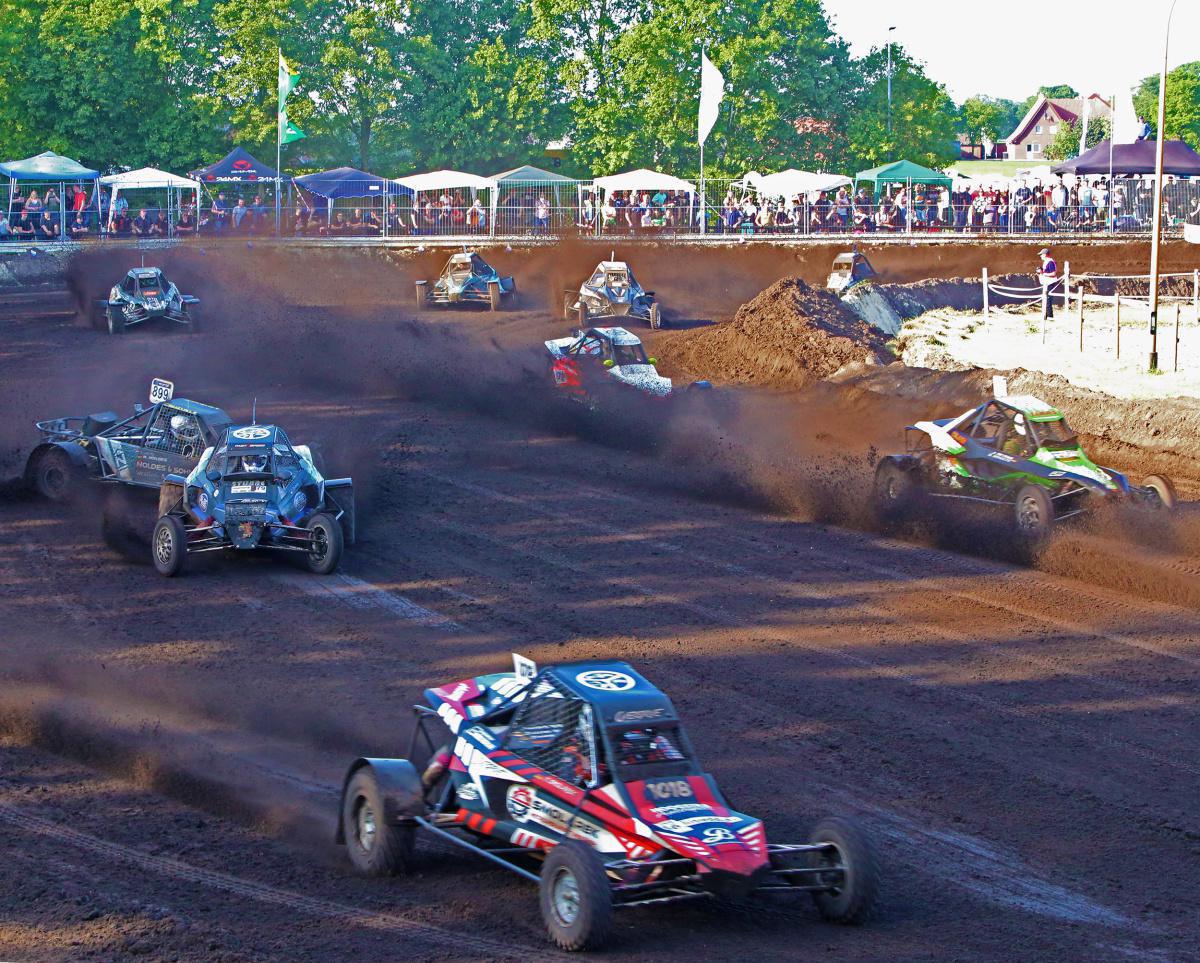 Benzin liegt in der Luft - Auto-Cross an Pfingsten in Rütenbrock Benzin liegt in der Luft - Auto-Cross an Pfingsten in Rütenbrock