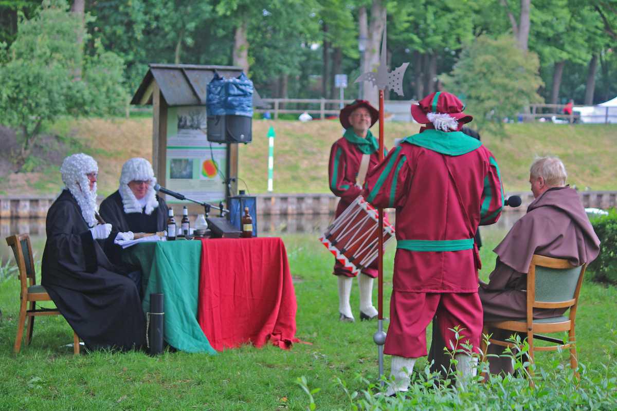 Holthing - das historische Holzgericht am Montag in Meppen Holthing - das historische Holzgericht am Montag in Meppen