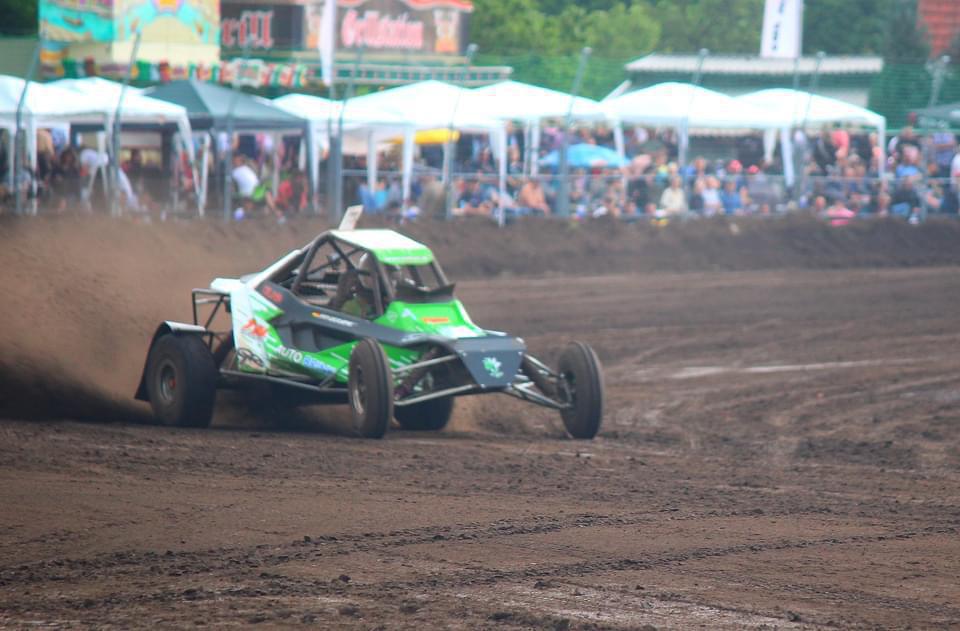 Bahnrekord beim Internationalen Auto-Cross-Rennen in Rütenbrock Bahnrekord beim Internationalen Auto-Cross-Rennen in Rütenbrock