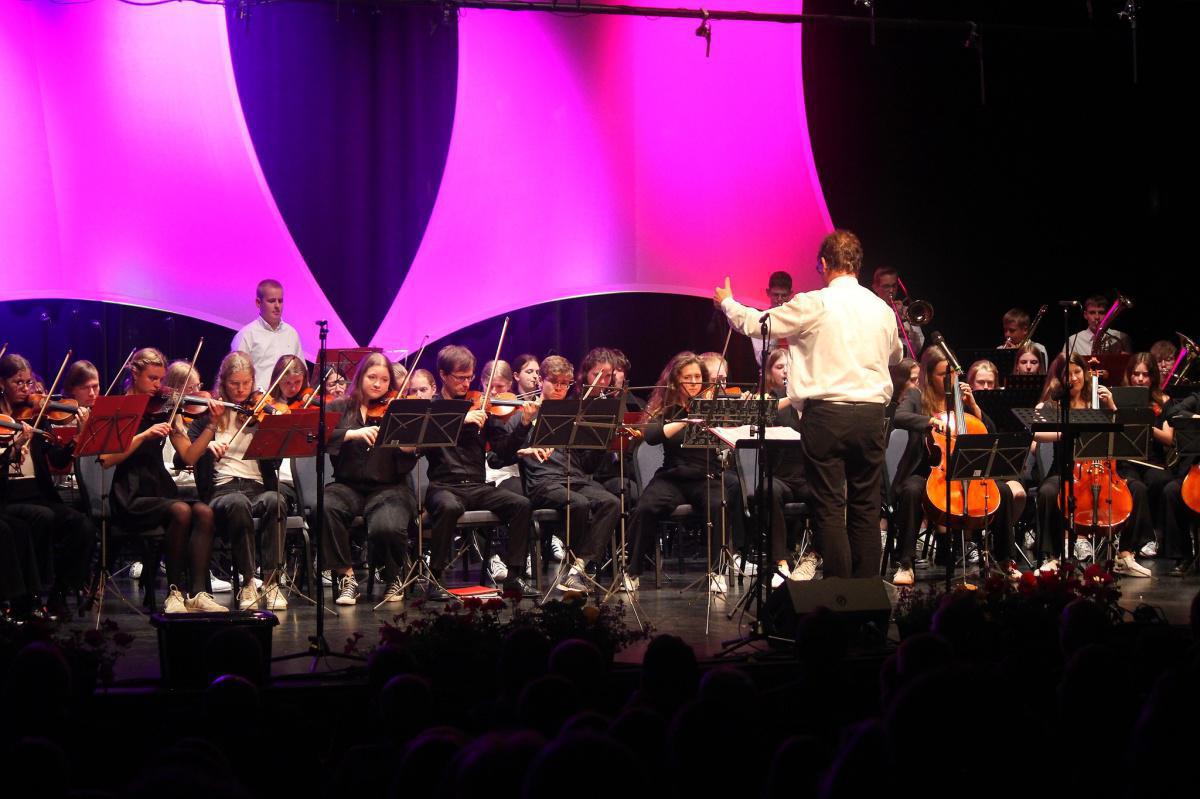 „Schulen musizieren“ im Theater Meppen „Schulen musizieren“ im Theater Meppen