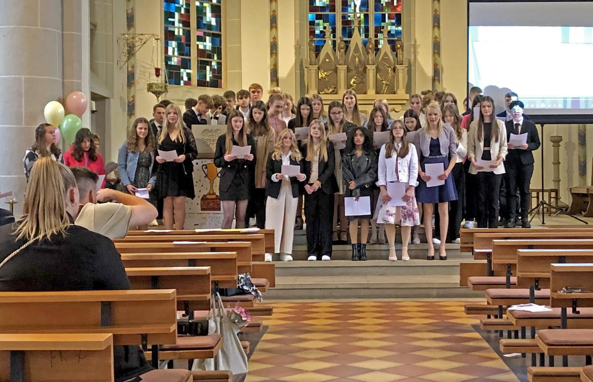 Rütenbrocker Abschlussklassen feiern ihren Schulabschluss mit großen Emotionen Rütenbrocker Abschlussklassen feiern ihren Schulabschluss mit großen Emotionen