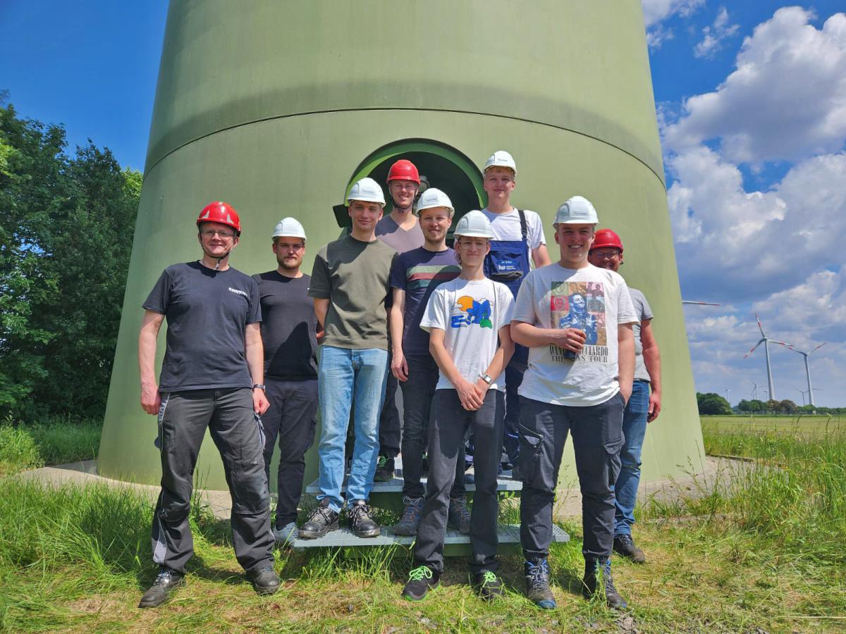 Pfadfinder des Stammes Nordlicht Altharen im Windpark Haren Rütenmoor 