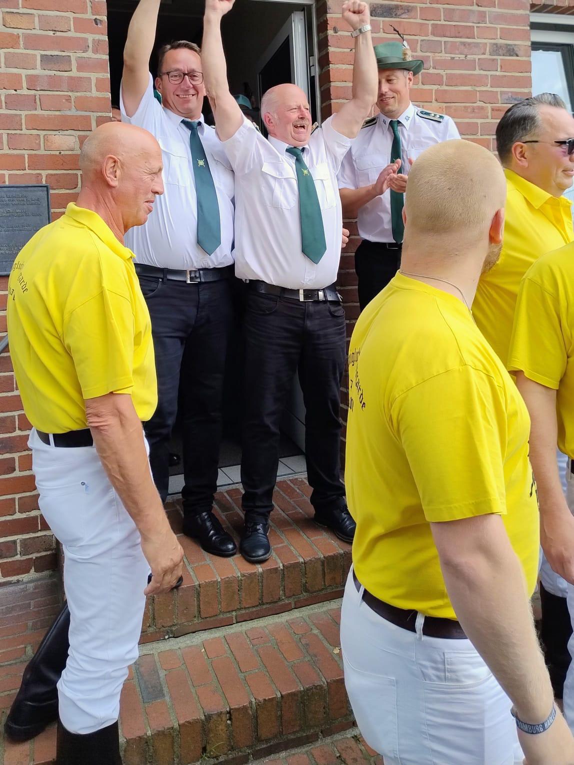 Der neue Schützenkönig der Linksemsischen Schützengilde St. Georg Der neue Schützenkönig der Linksemsischen Schützengilde St. Georg