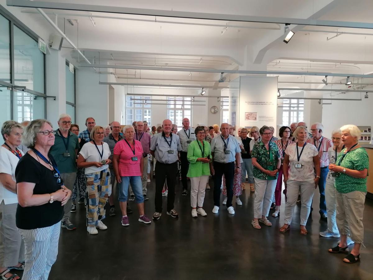 Backpulver, Puddingwunder und Pizzen - Seniorenvereinigung Meppen besichtigt Dr. Oetker Welt Backpulver, Puddingwunder und Pizzen - Seniorenvereinigung Meppen besichtigt Dr. Oetker Welt