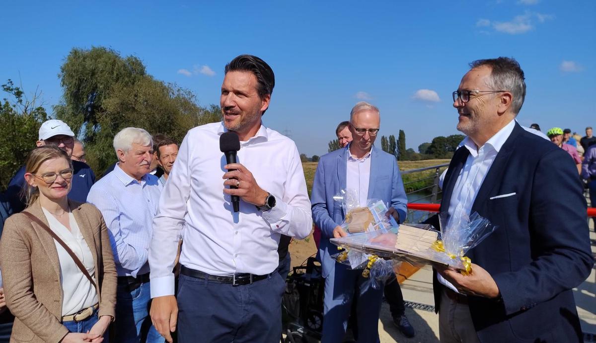 Offizielle Eröffnung der neuen Fuß- und Radwegbrücke in Geeste und Meppen Offizielle Eröffnung der neuen Fuß- und Radwegbrücke in Geeste und Meppen
