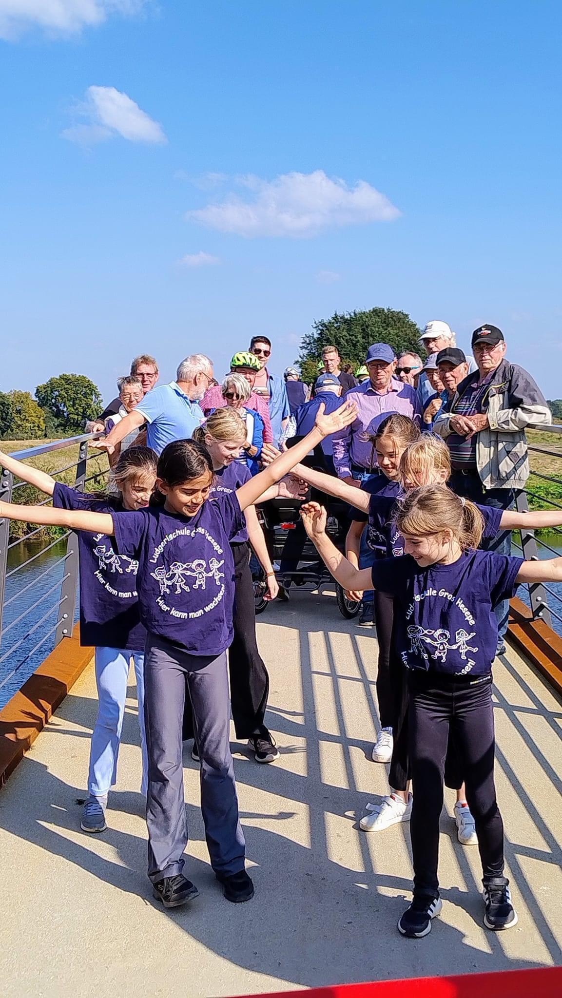 Offizielle Eröffnung der neuen Fuß- und Radwegbrücke in Geeste und Meppen Offizielle Eröffnung der neuen Fuß- und Radwegbrücke in Geeste und Meppen