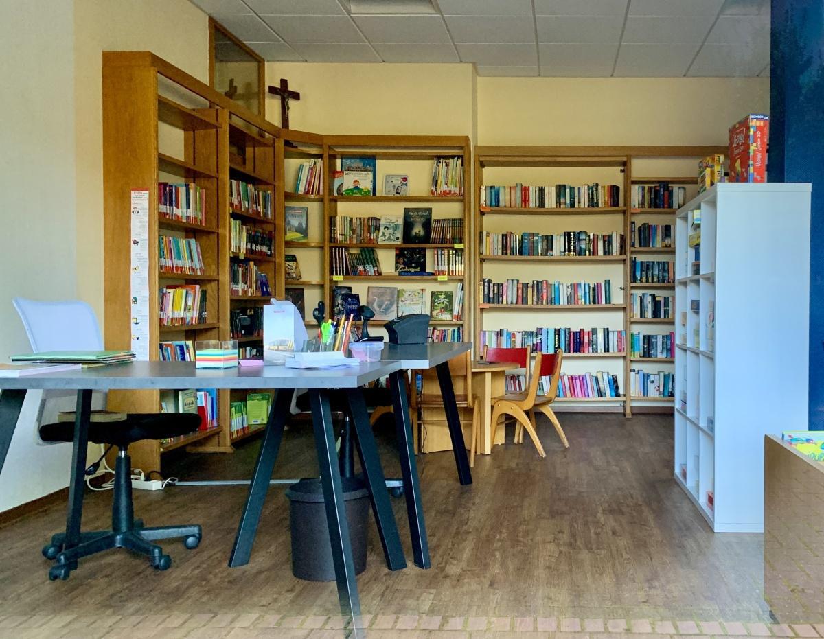 Mit 15 Büchern fing es an: 100 Jahre Katholische Bücherei Altenberge Mit 15 Büchern fing es an: 100 Jahre Katholische Bücherei Altenberge