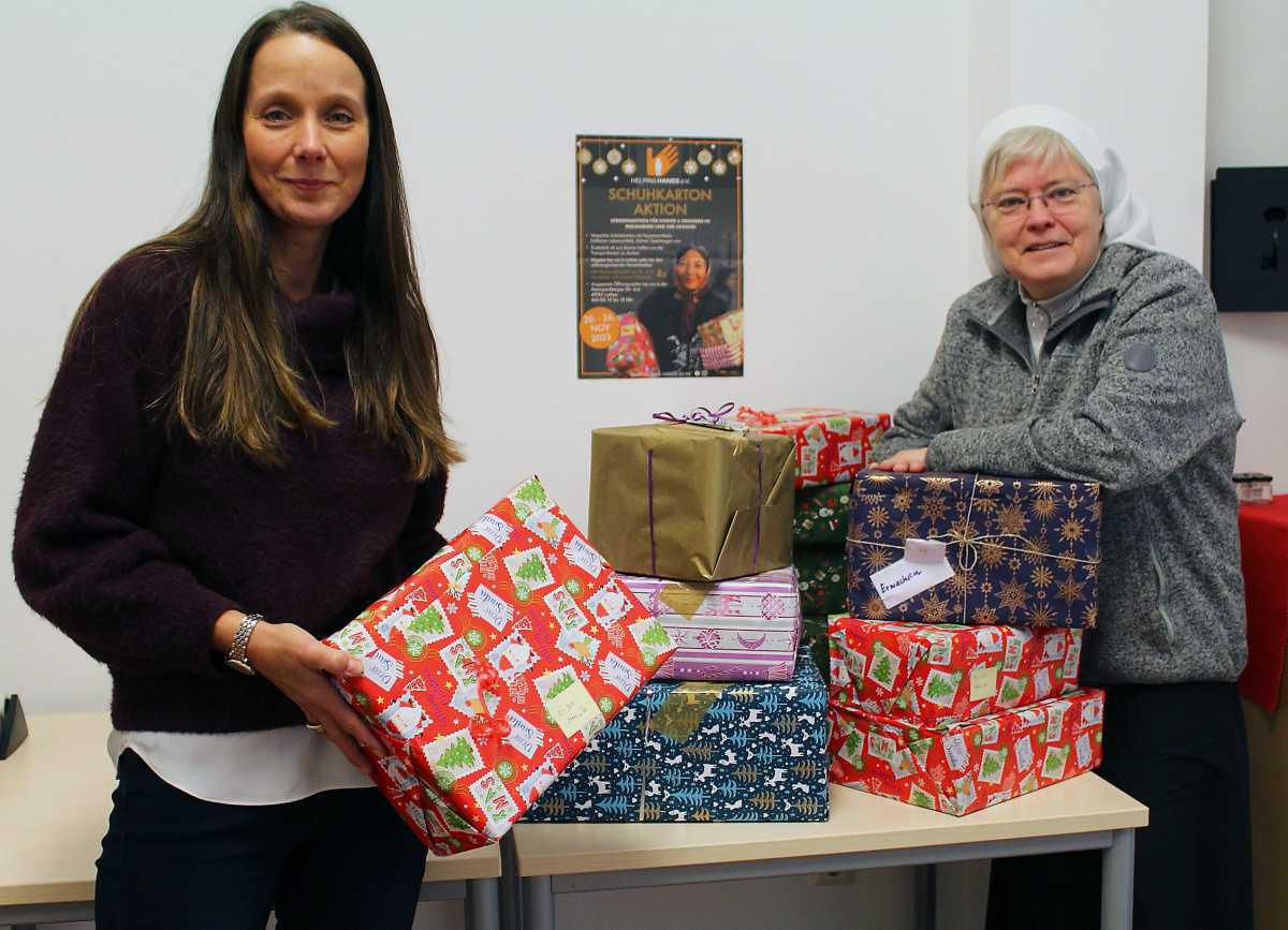 Start der Spendenaktion 2024: „Weihnachten im Schuhkarton“ von Helping Hands Start der Spendenaktion 2024: „Weihnachten im Schuhkarton“ von Helping Hands