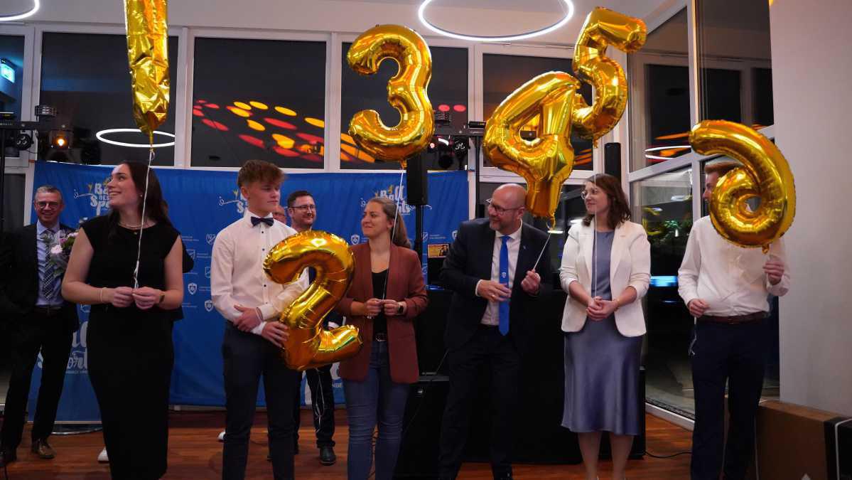 Die drei Vereine von der Tenge feiern Ball des Sports im Festsaal "Bi Mäskers" Die drei Vereine von der Tenge feiern Ball des Sports im Festsaal "Bi Mäskers"