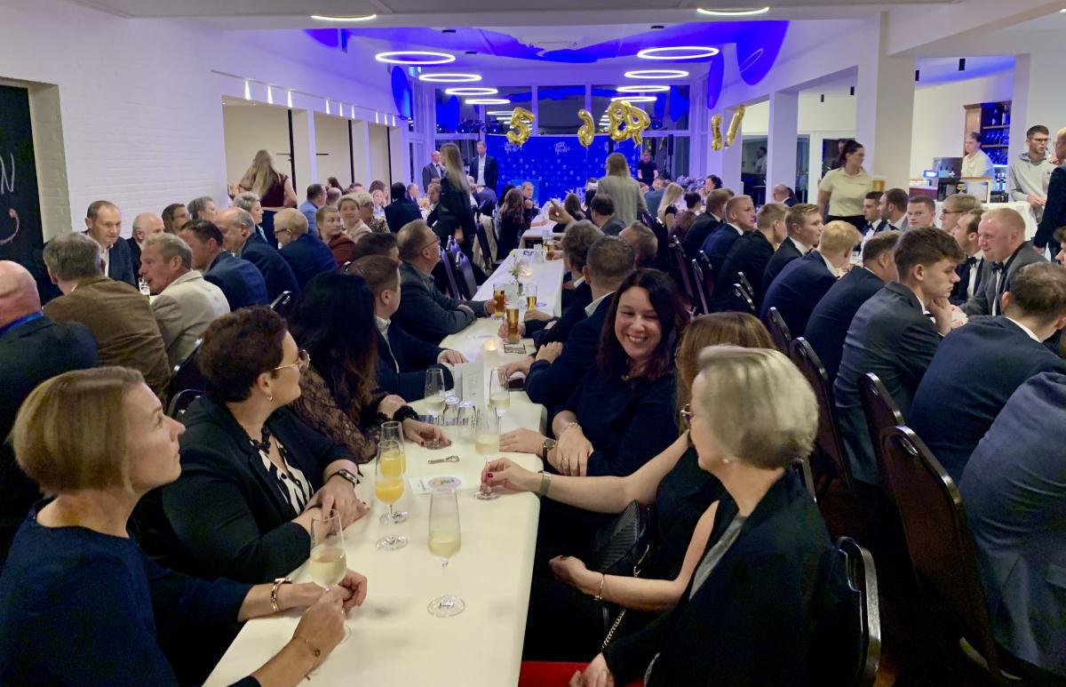 Die drei Vereine von der Tenge feiern Ball des Sports im Festsaal "Bi Mäskers" Die drei Vereine von der Tenge feiern Ball des Sports im Festsaal "Bi Mäskers"