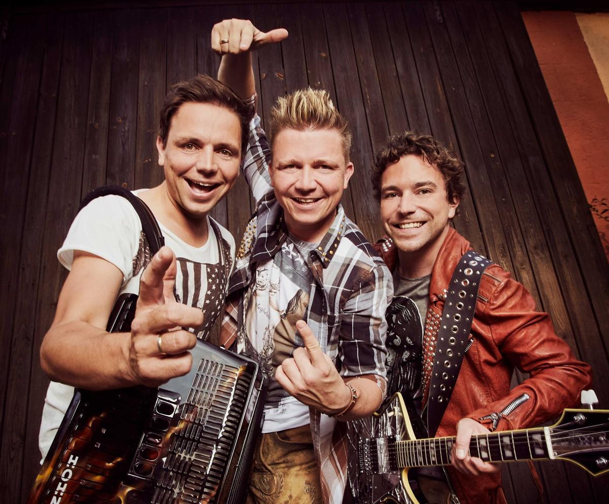 1. Altharener Zeltbeben: Frühschoppen mit den Dorfrockern 1. Altharener Zeltbeben: Frühschoppen mit den Dorfrockern