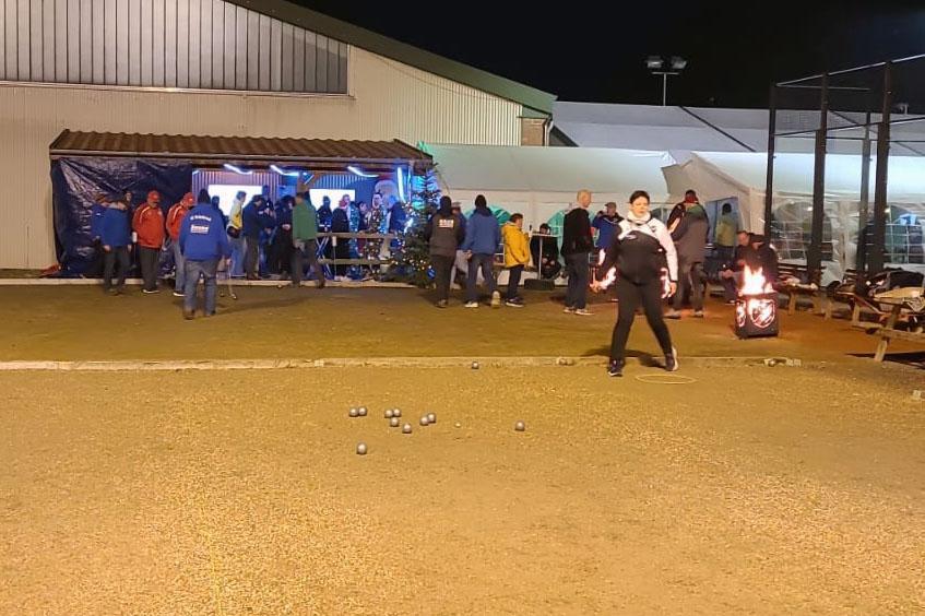 61 Teams, 5 Runden, 1 Sieger: Der Christmas-Cup begeistert alle! 61 Teams, 5 Runden, 1 Sieger: Der Christmas-Cup begeistert alle!