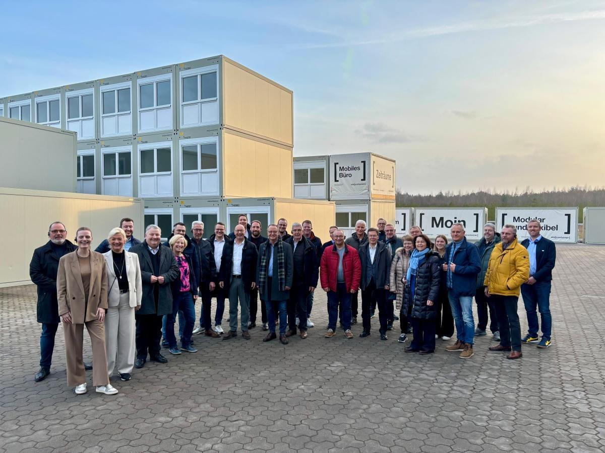 ELA Container empfängt Stadtrat Haren in der Produktion am Eurohafen