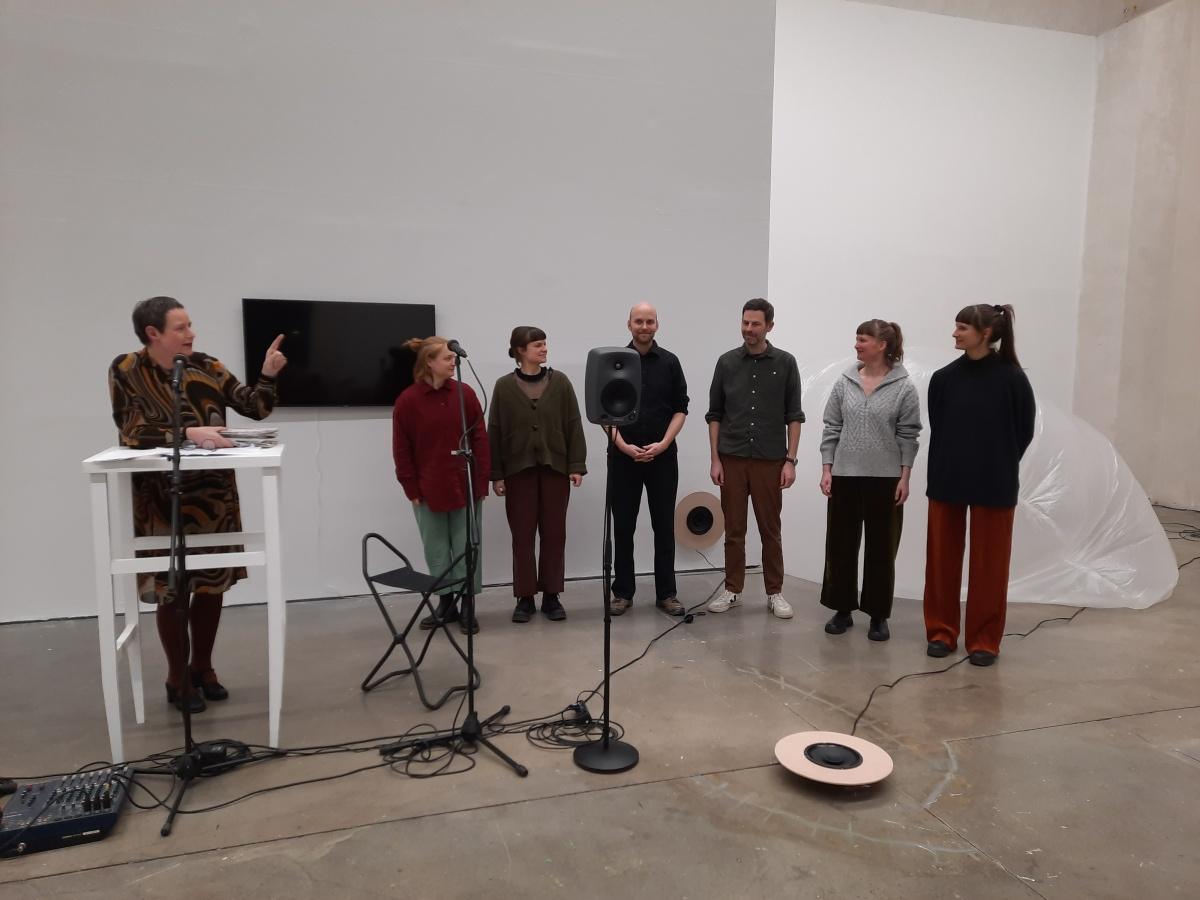 Künstlerische Auseinandersetzung mit dem Atem: Interdisziplinäre Ausstellung „beyond breath“ in der Kunsthalle Lingen Künstlerische Auseinandersetzung mit dem Atem: Interdisziplinäre Ausstellung „beyond breath“ in der Kunsthalle Lingen