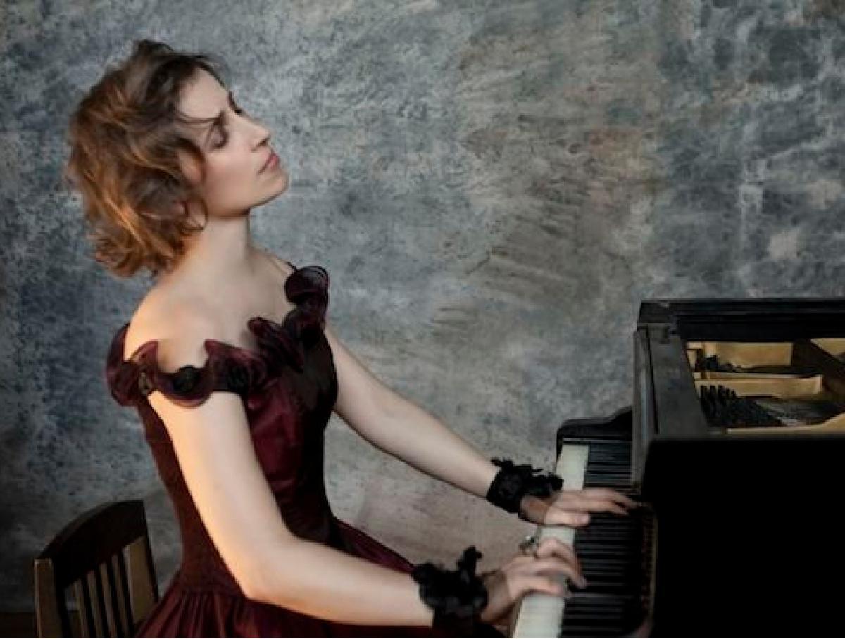 Nadejda Vlaeva "Weltklassik am Klavier - Reise ins Licht!" Nadejda Vlaeva "Weltklassik am Klavier - Reise ins Licht!"