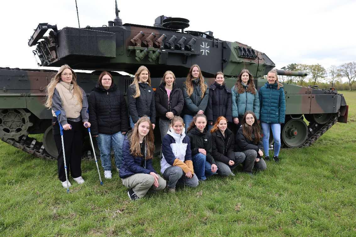 Girls‘ Day 2025 bei der WTD 91 – Entdecke die Welt der Technik und spannende Karrieren bei der Bundeswehr Girls‘ Day 2025 bei der WTD 91 – Entdecke die Welt der Technik und spannende Karrieren bei der Bundeswehr