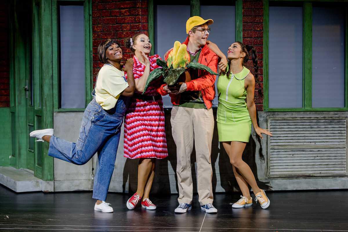 „Der kleine Horrorladen“ erstrahlt im Theater an der Wilhelmshöhe „Der kleine Horrorladen“ erstrahlt im Theater an der Wilhelmshöhe