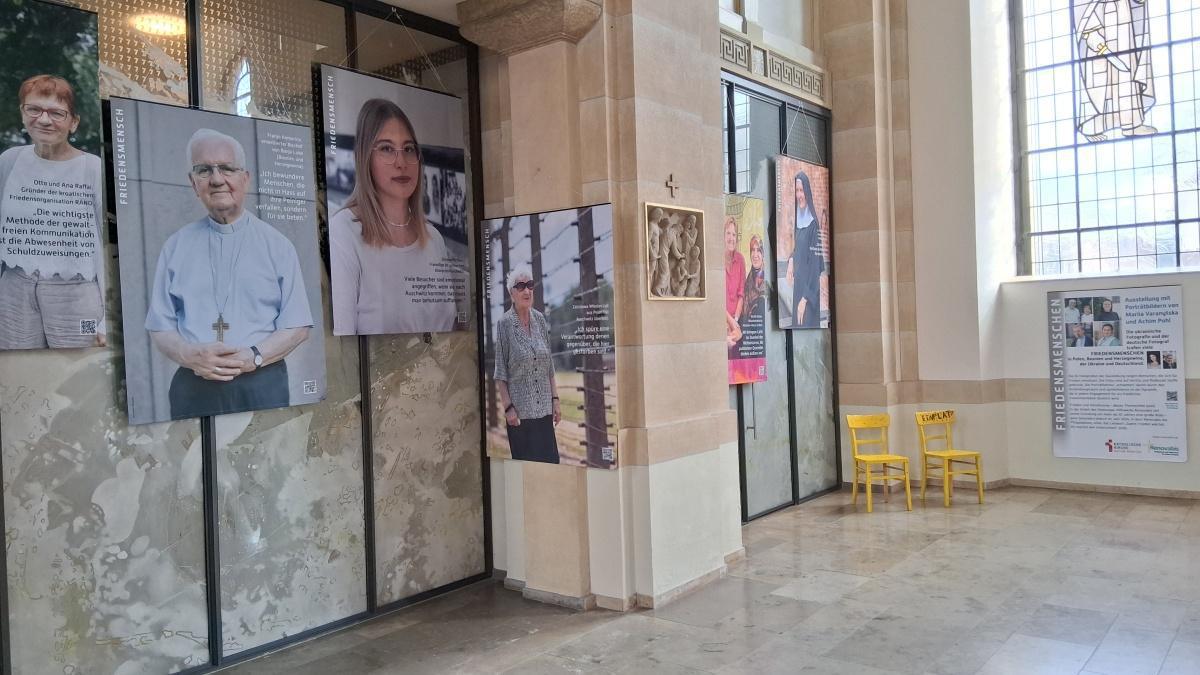 „Friedensmenschen“: Ausstellung in St. Bonifatius Lingen zeigt inspirierende Porträts „Friedensmenschen“: Ausstellung in St. Bonifatius Lingen zeigt inspirierende Porträts