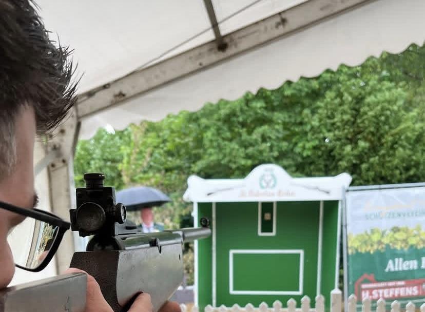 Neuer Schützenkönig bei den St. Hubertusschützen in Erika: Johannes I. wird gekrönt