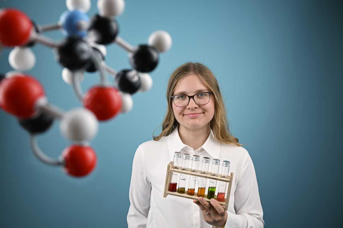 Paula Schoe vom Marianum Meppen erhält Sonderpreis beim Bundesfinale von „Jugend forscht“ Paula Schoe vom Marianum Meppen erhält Sonderpreis beim Bundesfinale von „Jugend forscht“