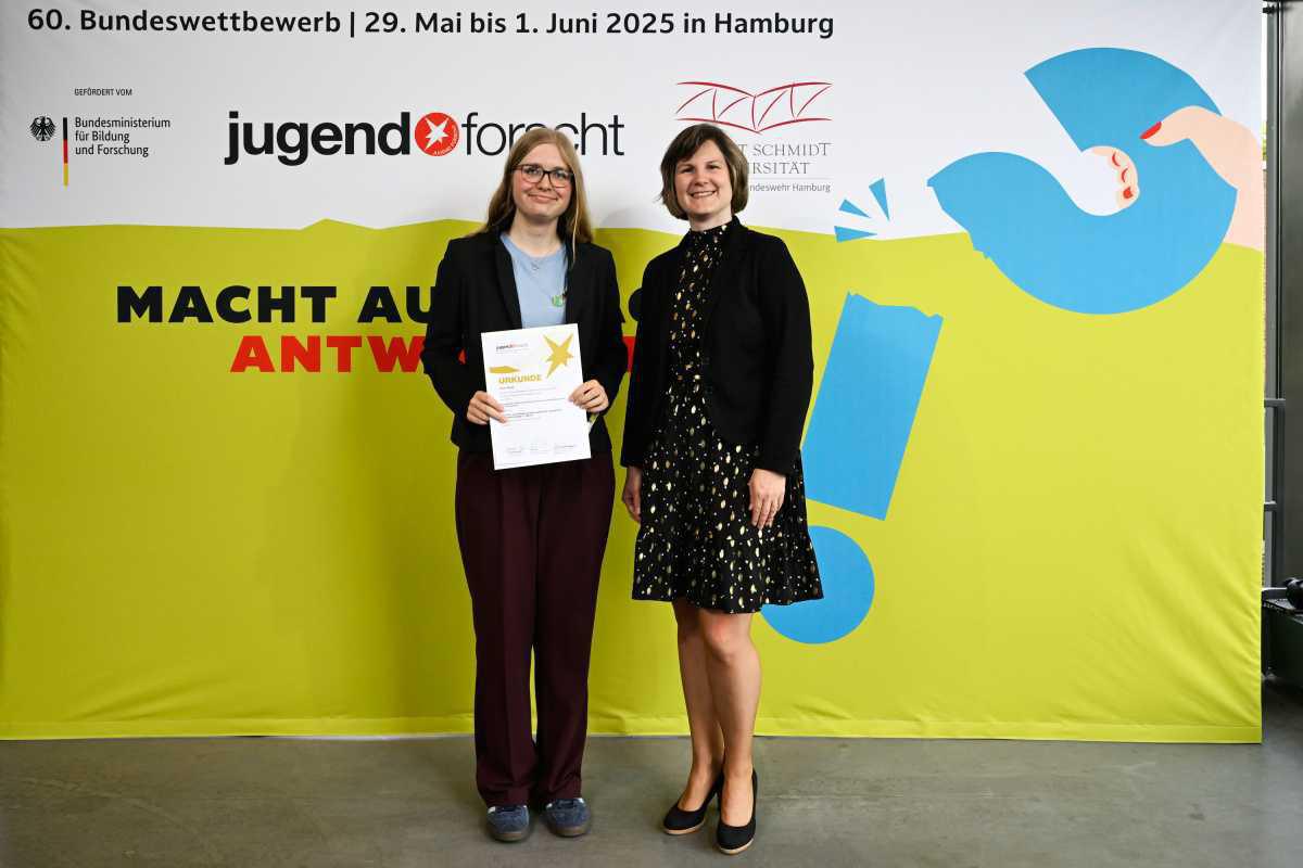 Paula Schoe vom Marianum Meppen erhält Sonderpreis beim Bundesfinale von „Jugend forscht“ Paula Schoe vom Marianum Meppen erhält Sonderpreis beim Bundesfinale von „Jugend forscht“