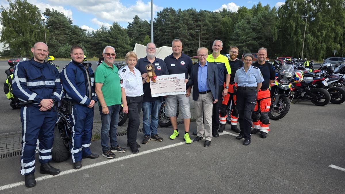 Motorradfahrerstammtisch übergibt 1.500 Euro an Kinderhospiz Löwenherz