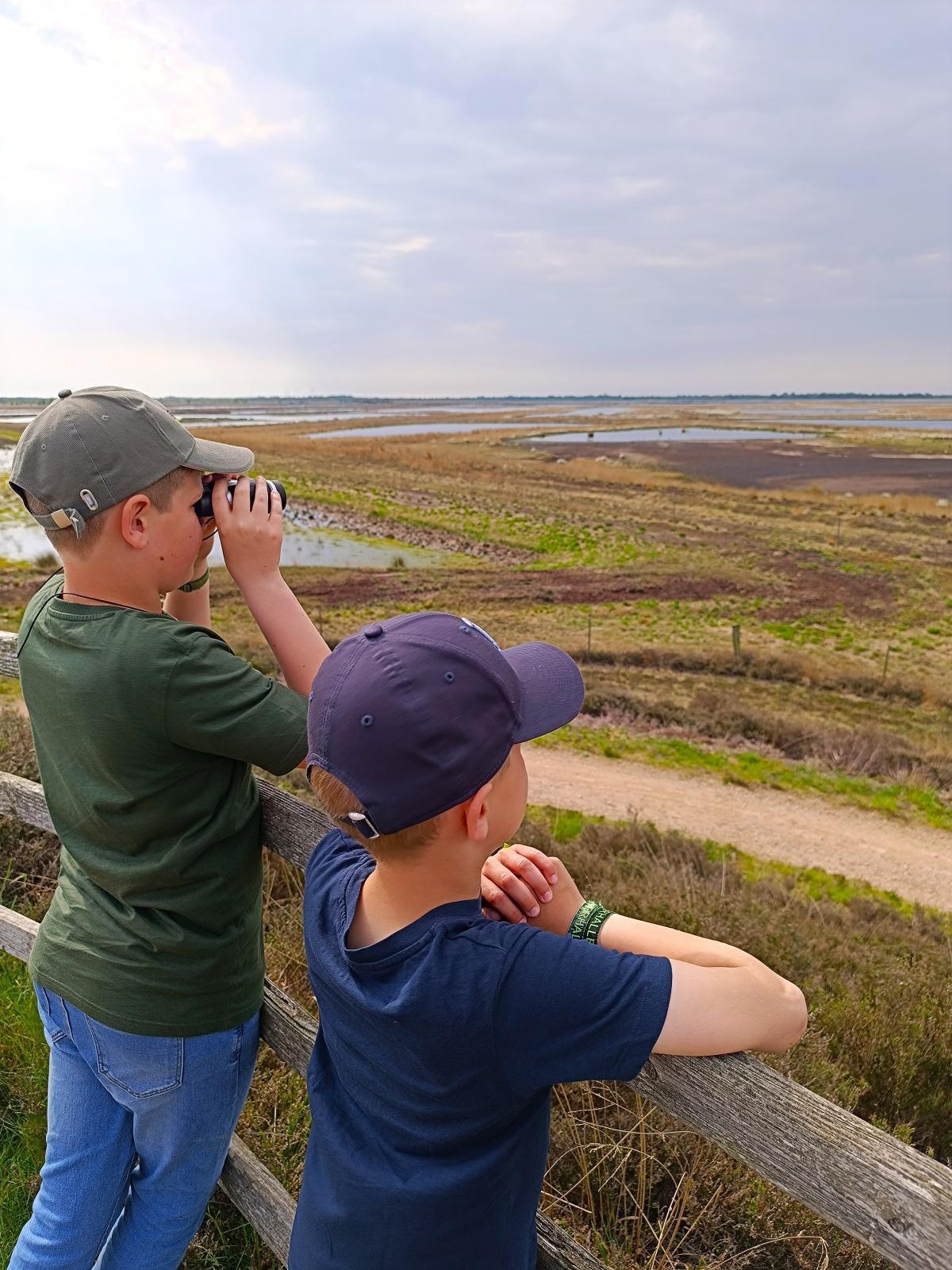 Neue Aktiv-Pfade im Naturpark Bourtanger Moor laden Familien zum Entdecken ein Neue Aktiv-Pfade im Naturpark Bourtanger Moor laden Familien zum Entdecken ein
