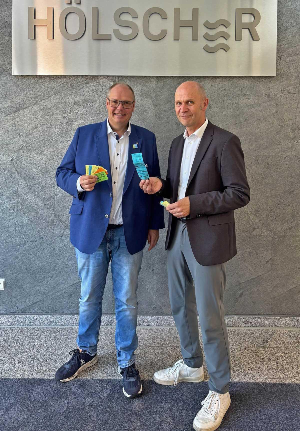 Hölscher Wasserbau sichert Hauptgewinn bei der Emsland Sport Tombola
