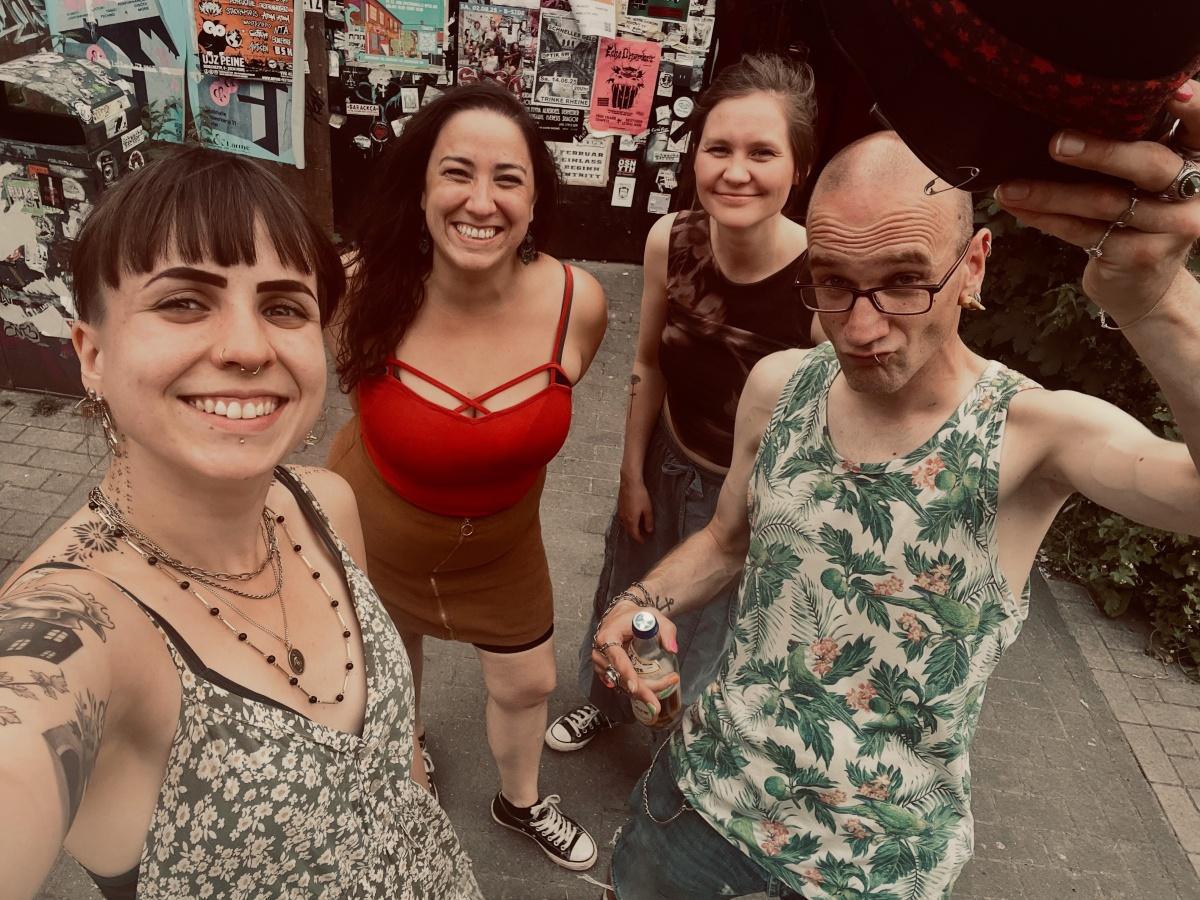 Sommerbühne: Naiva - Akustikpunk mit Haltung und Herz