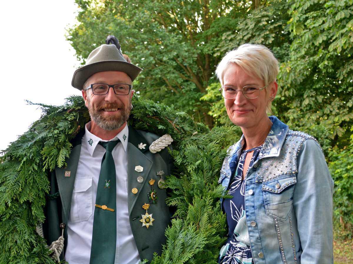 Jubiläums-Schützenfest in Rütenbrock startete mit spannendem Kaiserschießen