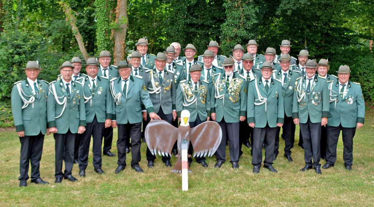 Jubiläums-Schützenfest in Rütenbrock startete mit spannendem Kaiserschießen