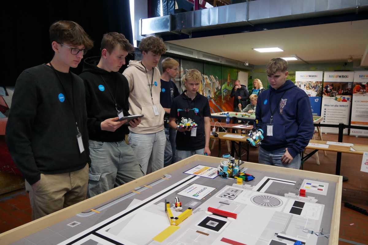 Zweiter „gemeinschaftlicher Roboterwettbewerb“ im Oktober Zweiter „gemeinschaftlicher Roboterwettbewerb“ im Oktober