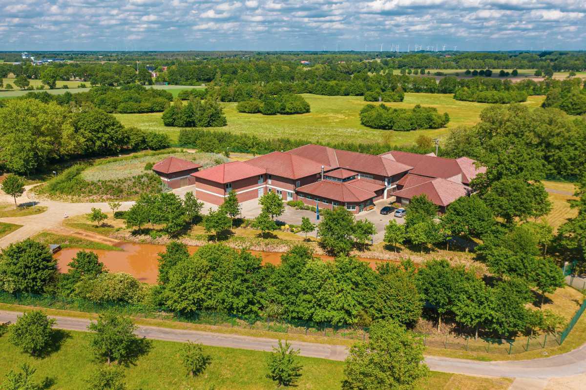 „Alles im Fluss!?“ – Ausstellung zur Wasserkrise im Lingener Rathausfoyer „Alles im Fluss!?“ – Ausstellung zur Wasserkrise im Lingener Rathausfoyer