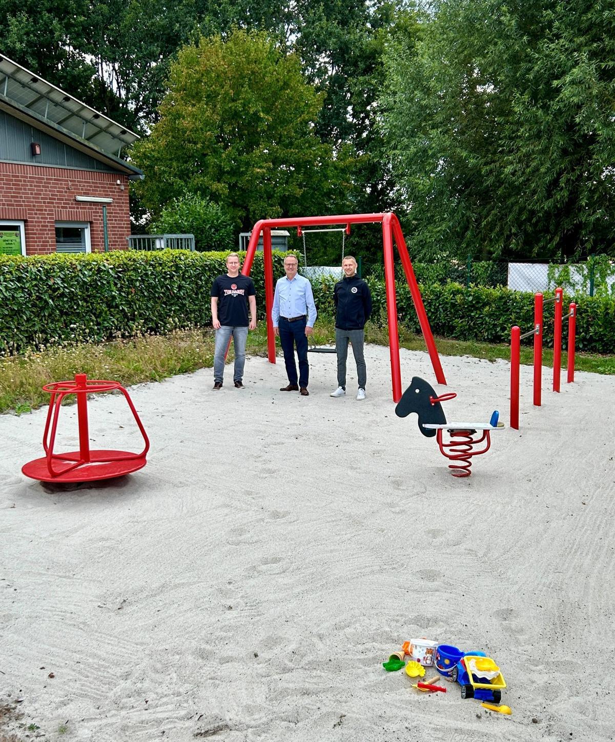 Neuer Spielplatz am Brookdeich feierlich eröffnet – TuS Haren und Stadt ziehen an einem Strang Neuer Spielplatz am Brookdeich feierlich eröffnet – TuS Haren und Stadt ziehen an einem Strang