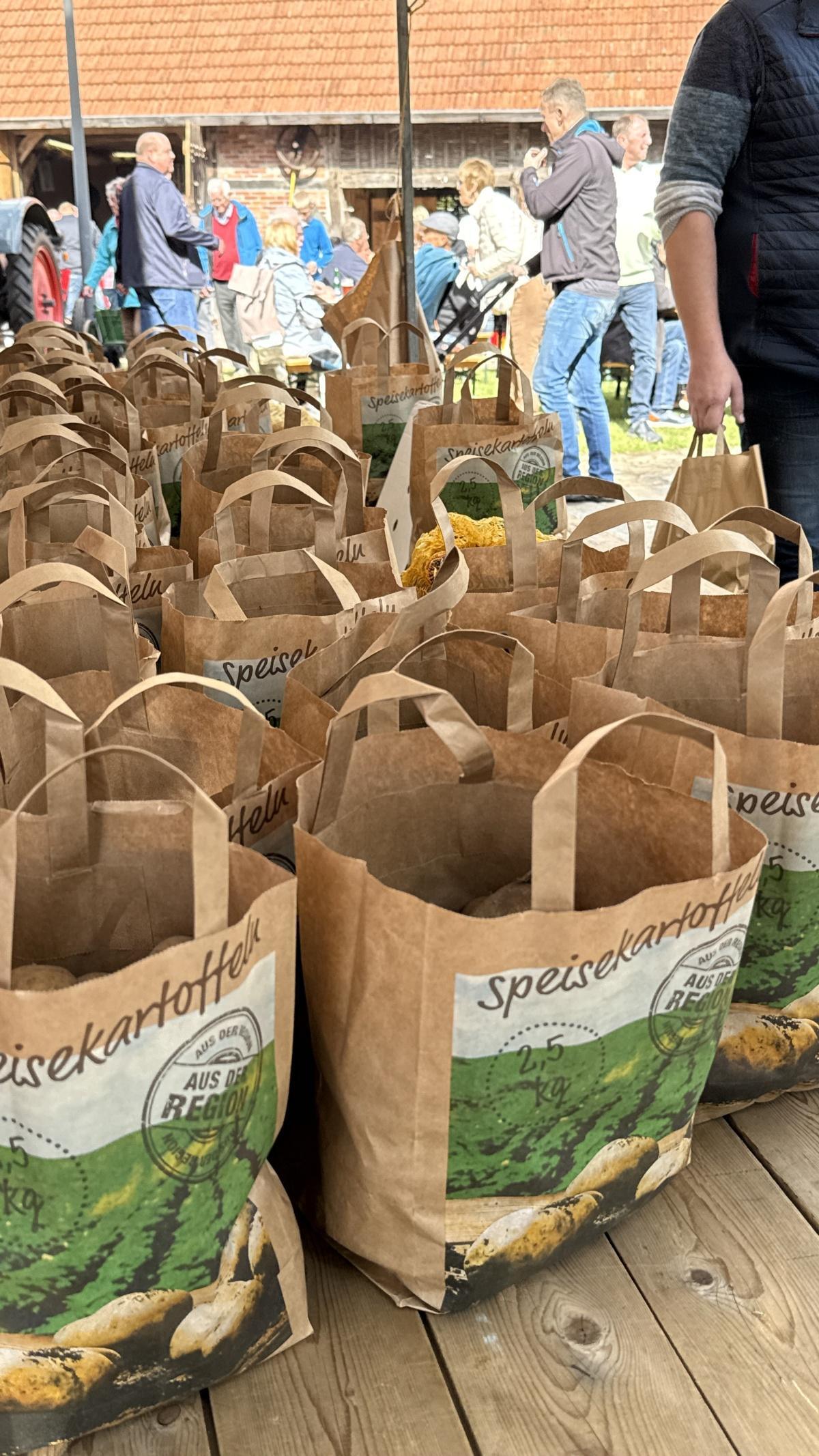 Mit Petrus im Bunde: Wesuwe feierte „die Knolle“ Mit Petrus im Bunde: Wesuwe feierte „die Knolle“