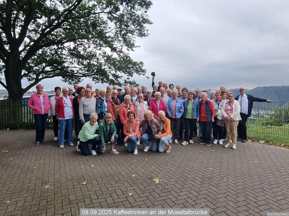 Senioren auf Entdeckungstour: Eine Reise voller Genuss und Geselligkeit Senioren auf Entdeckungstour: Eine Reise voller Genuss und Geselligkeit